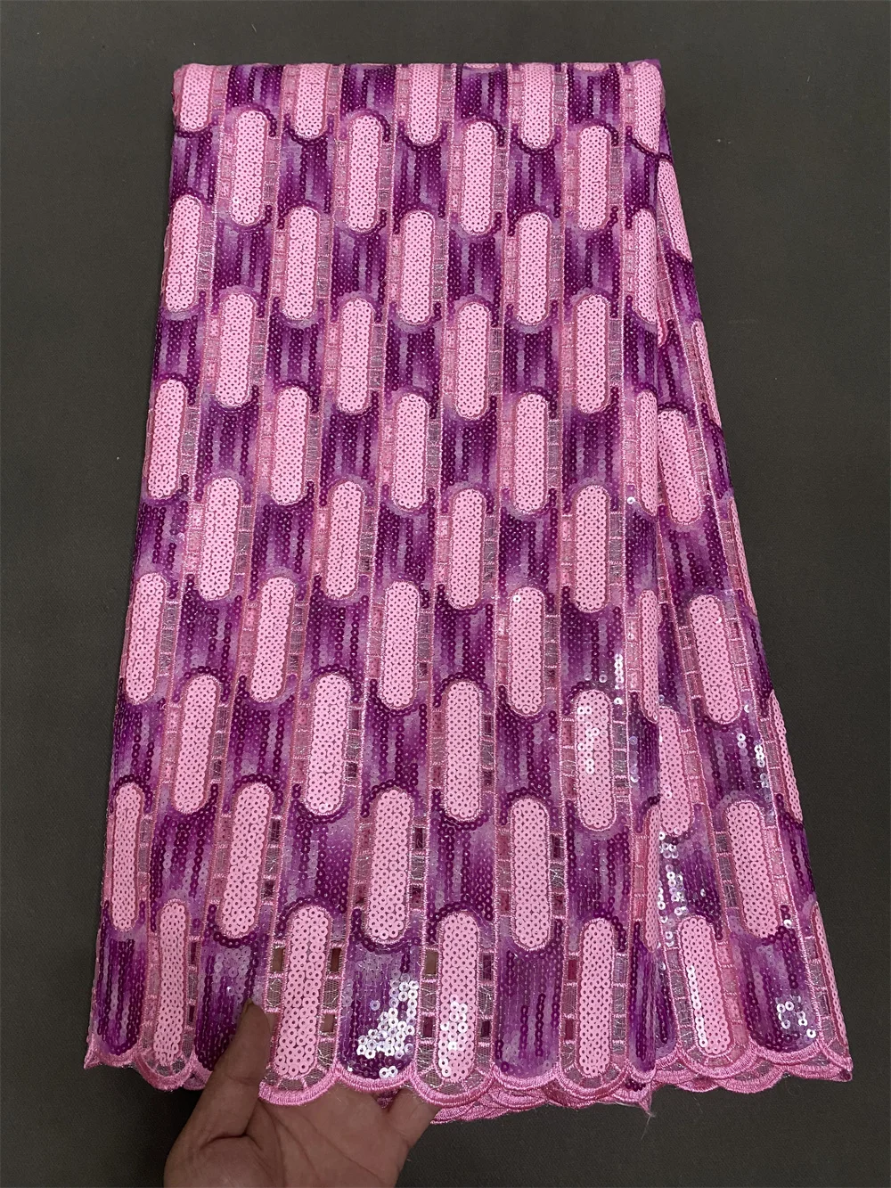 Tessuto di pizzo bianco 2025 Tessuto di paillettes verdi di alta qualità Lacci di lusso in vendita 5Yard Dubai Organza Tessuto di pizzo per la cerimonia nuziale Hm128-1