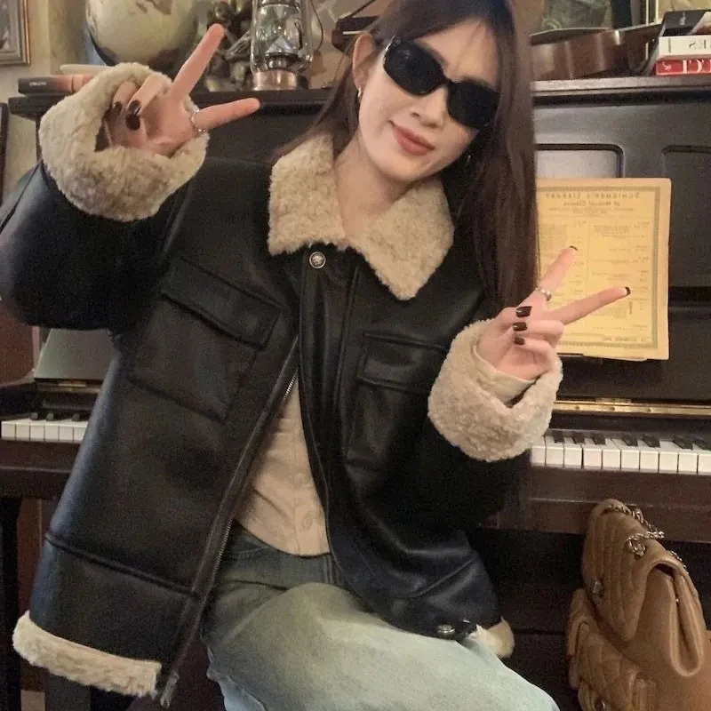 

Женская лоскутная куртка из искусственной овечьей кожи, осенне-зимнее теплое пальто с длинным рукавом, уличная американская винтажная повседневная плотная верхняя одежда