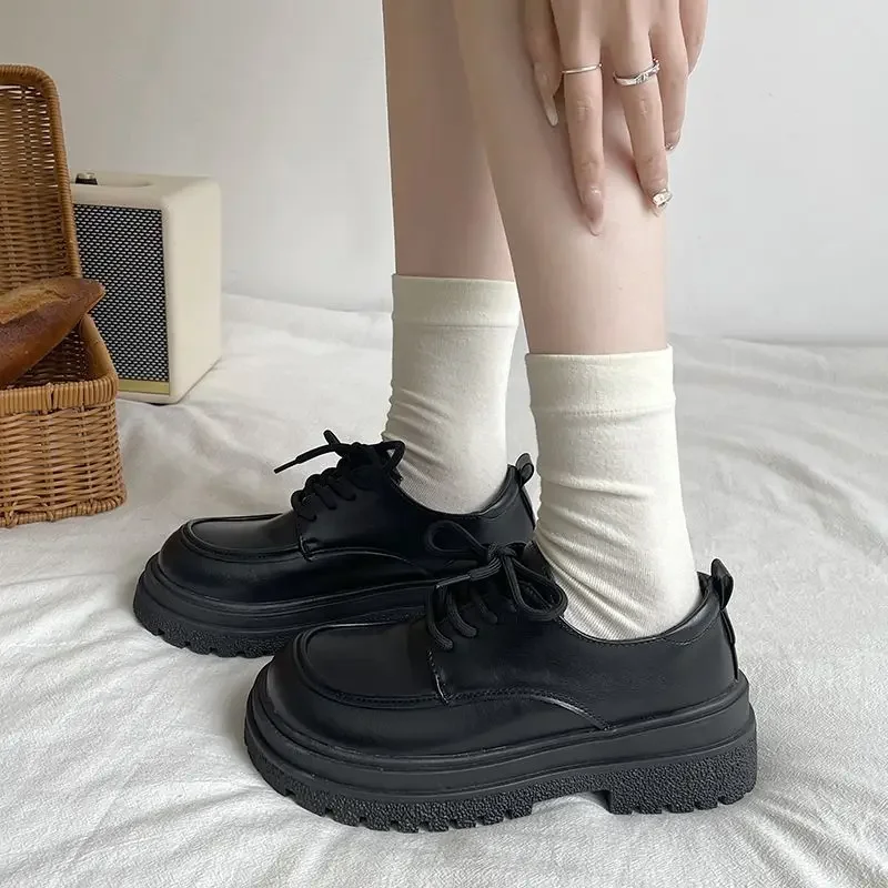 

2025 New Style Vintage Black Women Single Shoes Thick Sole Versatile British College Lace Up Little Leather Casual Shoes