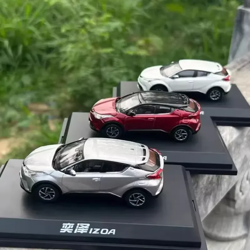 for IZOA 1:43 Diecast Alloy Car Model Realistic Simulation Static Display Collectible Toy Gift Souvenir Finished Product