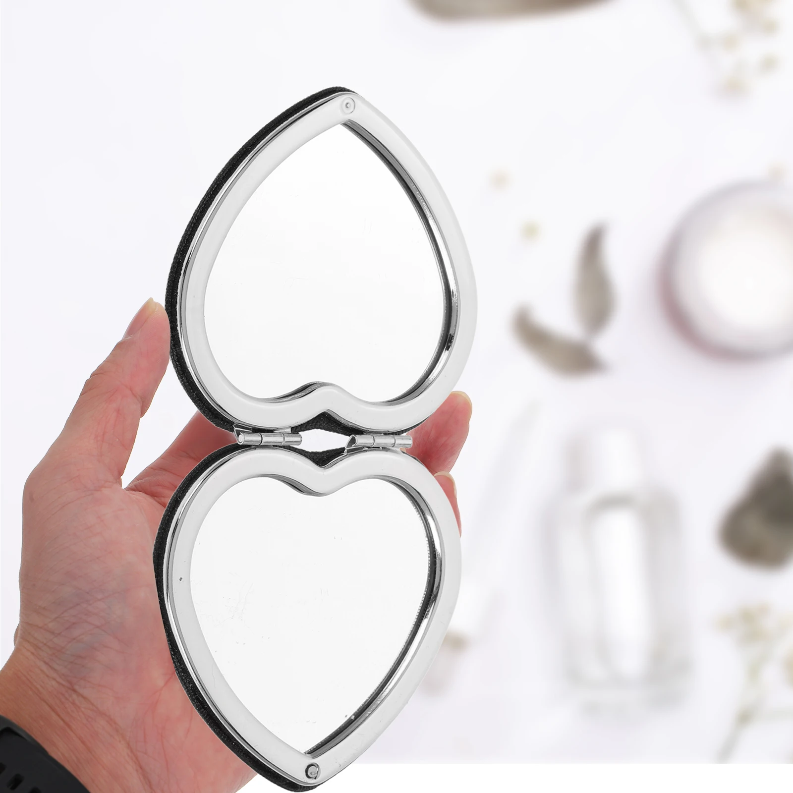 

Makeup Heart-Shaped Mirror Vanity Compact Mirrors Bulk Pocket Woman Tiny