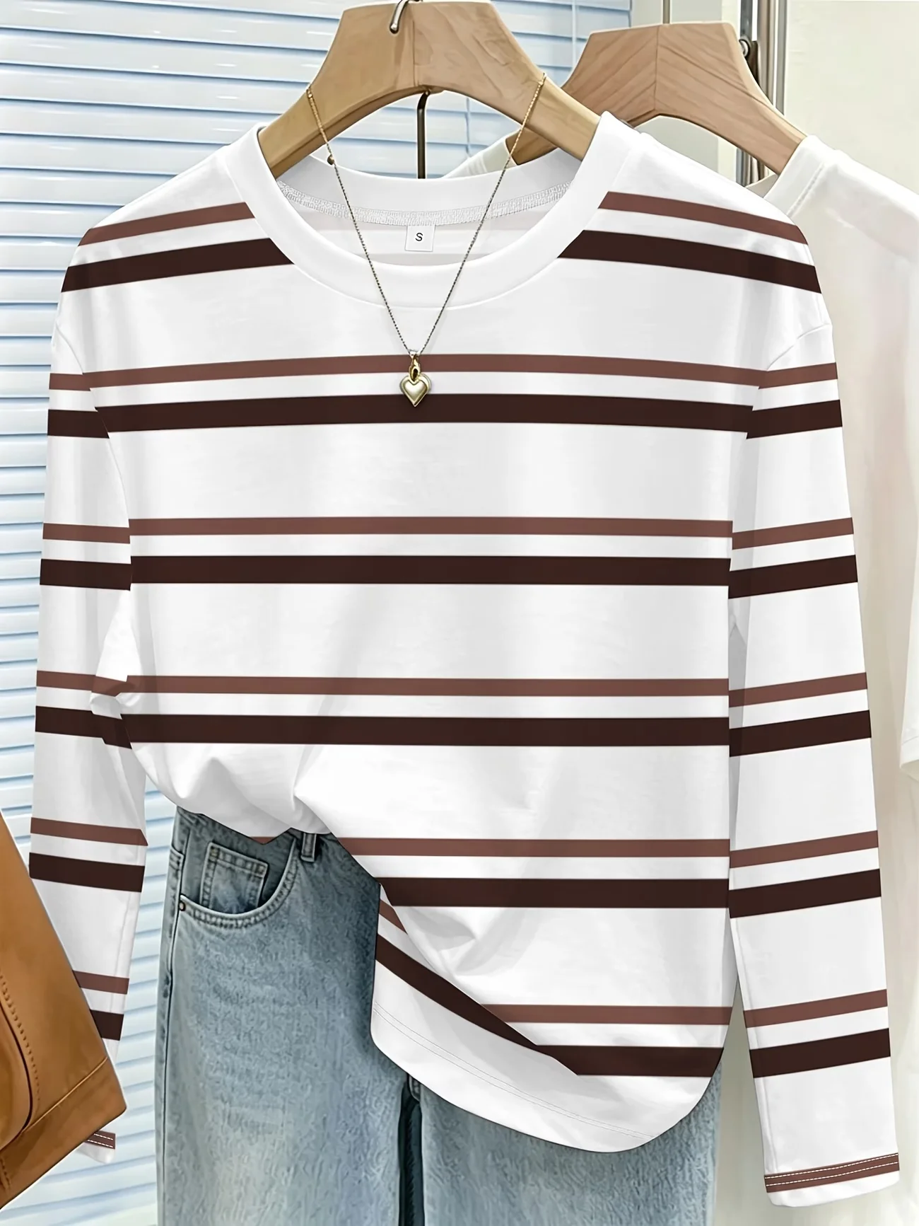 Frühlings- und Herbst-T-Shirt für Damen mit minimalistischem Streifenmuster, lässigem Rundhalsausschnitt, langen Ärmeln, in Übergrößen, im Retro-Amerikanischen Stil. – Detail 3