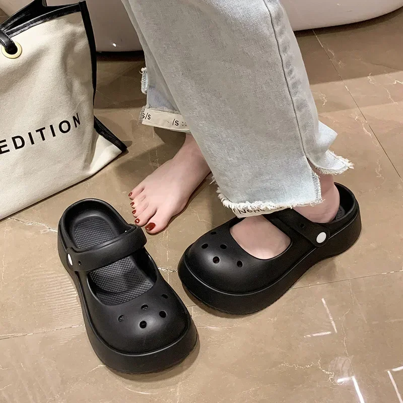 Sommer Clogs Löcher Hausschuhe Indoor Hause Frauen Casual Weichen Sohlen Sandalen Outdoor Strand Dicken Boden Gleitet Schuhe