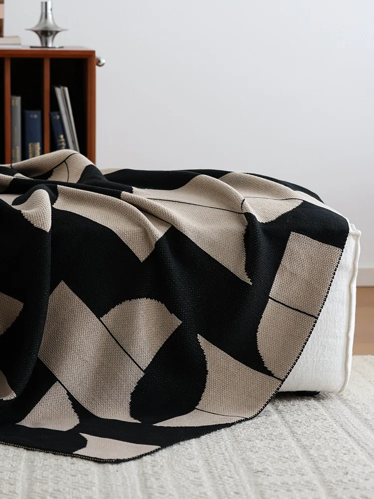 Nordic Geometric Throw Blanket Knitted Sofa Cover Home Decorative Cover Luxury Nap Bed Blanket Black And Coffee Soft Shawl Warm