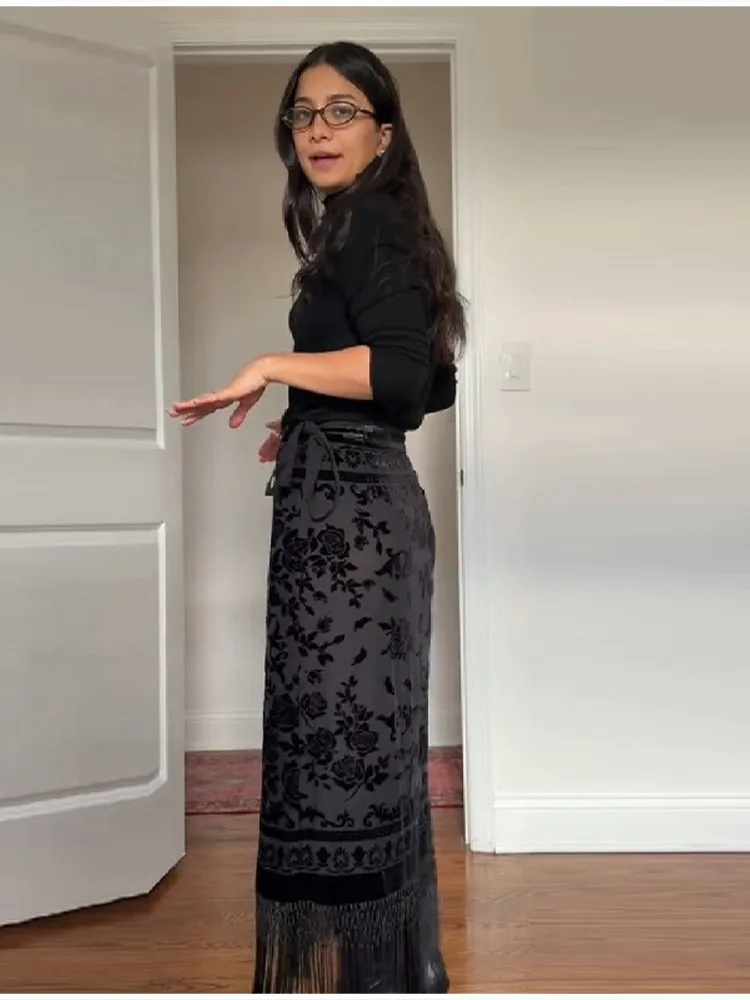 فستان شرابة أسود عصري مطبوع عليه زهور للنساء تنورة طويلة كلاسيكية غير رسمية متعددة الاستخدامات 2025 ملابس شتوية عصرية جديدة عالية الشارع #4
