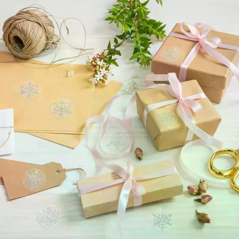 500 Sheets/roll Transparent Snowflakes Stickers Christmas Tags Stickers For Kids Gift Baking Package Envelope Decor Stationery