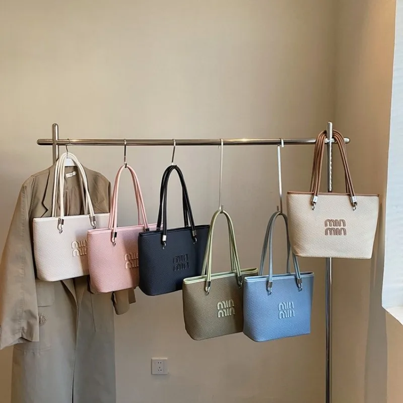 

Designer Tote Messenger For Women Luxury Elegant Diaper Bag Leather Handbag Large Capacity Stylish Crossbody Bag