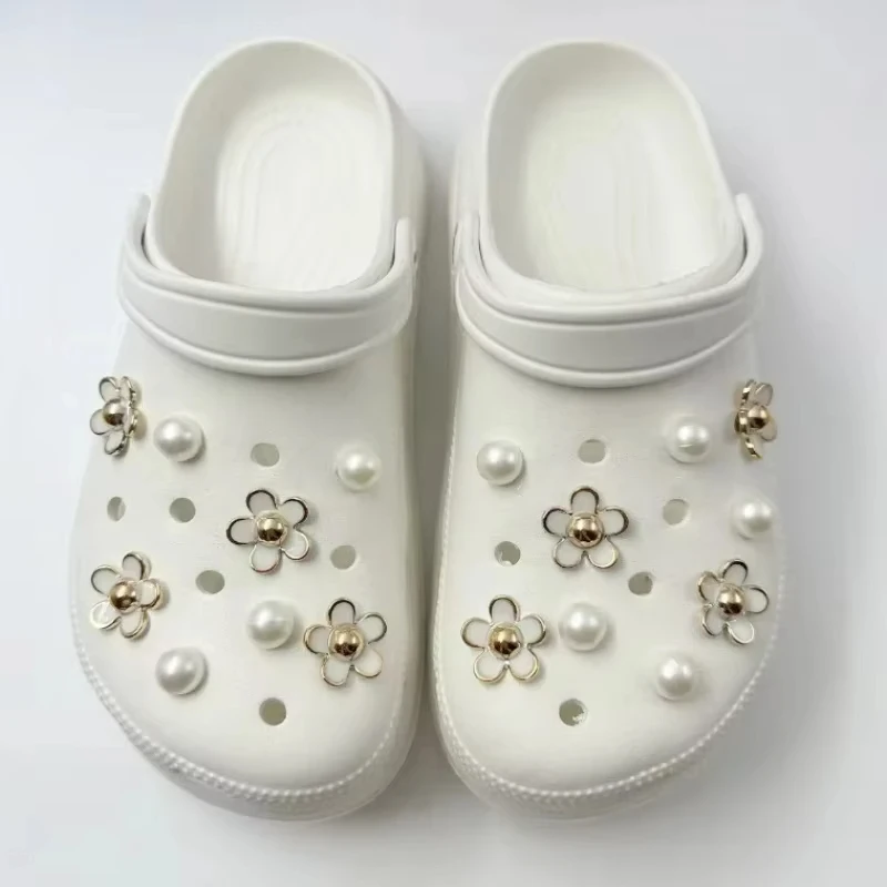 x Daisy Pearl Shoe Charms DIY Decor Pins For Clogs Slide Sandals Fashion Shoe Accessories