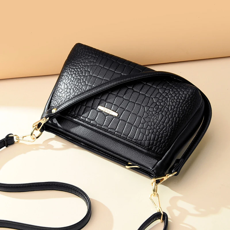 2026New stylish embossed shoulder bag with multiple layers and large capacity for middle-aged mothers