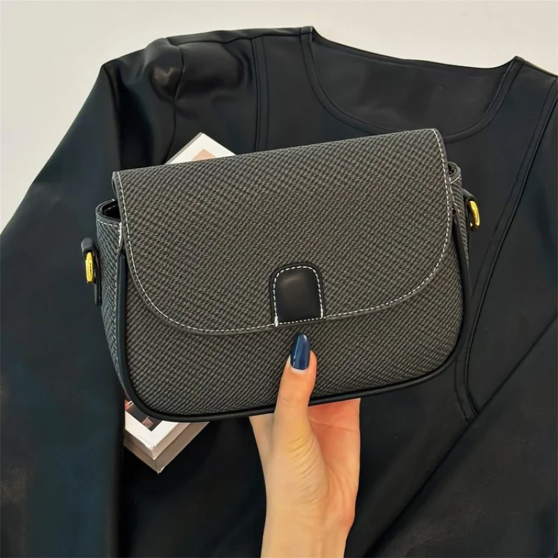 

Высококачественная женская большая сумка из гибкой кожи с модным пригородным дизайном и известным аккуратным эффектом ​