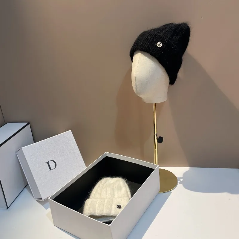 

​ ​ 2025 вязаная шапка из ангорского кролика, женская термозащитная шапка унисекс, зимняя шапка с логотипом M, бесплатная доставка ​ ​