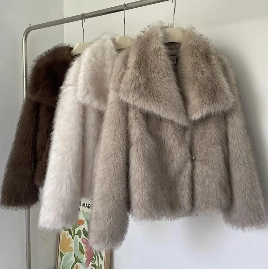 

Новая зимняя модная пушистая шуба с градиентом, женская уличная роскошная куртка с большим меховым воротником из искусственного лисьего меха, женские пальто