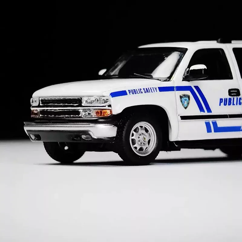 MK Diecast 1:64 Scale Suburban Campus Security Patrol Vehicle Alloy Car Model Static Display Collectible Toy Gift Souvenir