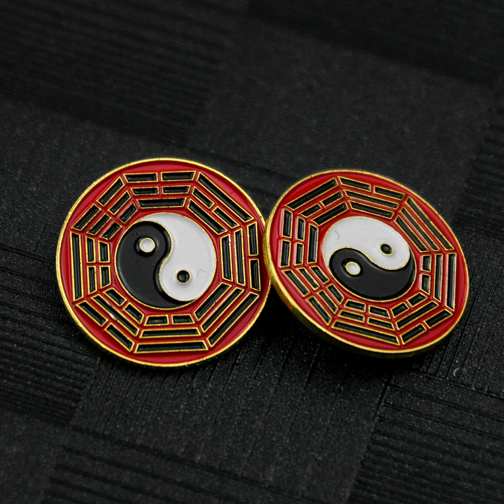 Chinese Taoism Taiji Yin Yang Black White Round Red Brooch Divination Pin Lapel Badge Augury Religious Activities Jewelry Gift