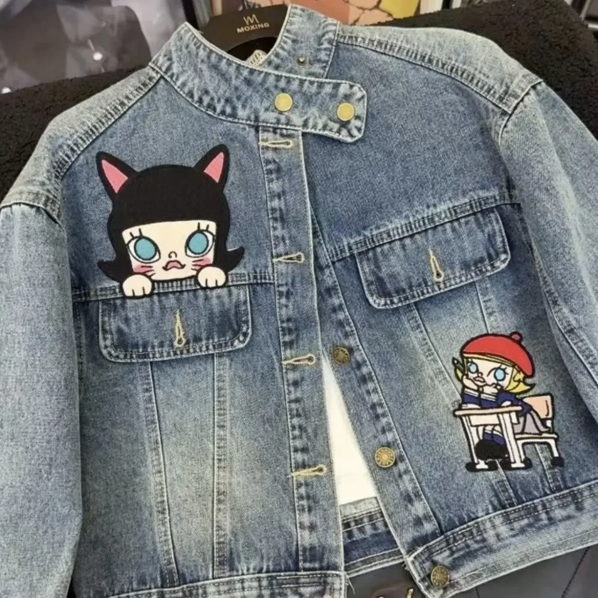 Retro stand-up collar denim jacket female autumn new college cat three-dimensional embroidery denim jacket worn outside.