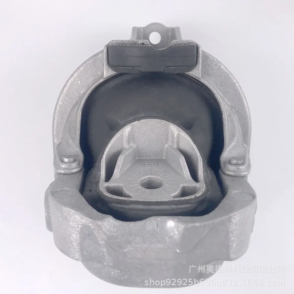 80D199372A4M0199372 Auto Parts A4A5Q7 Right Car Hydraulic Engine Support Suspension