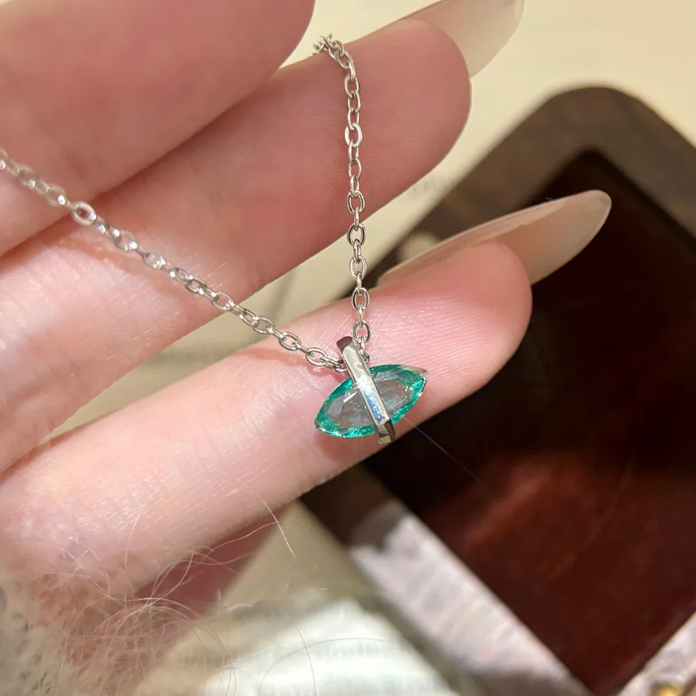 Elegant geometric fashion semi transparent green necklace unique high-end simple horse eye pendant earrings collares jewelry