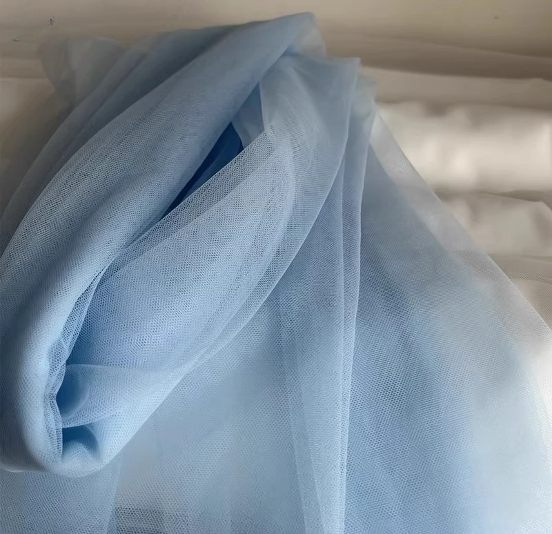 قماش شبكي مخصص عالي الجودة بطول 5 أمتار مع نعومة ومريحة وصديقة للبشرة، يستخدم للفساتين وأقمشة الزفاف