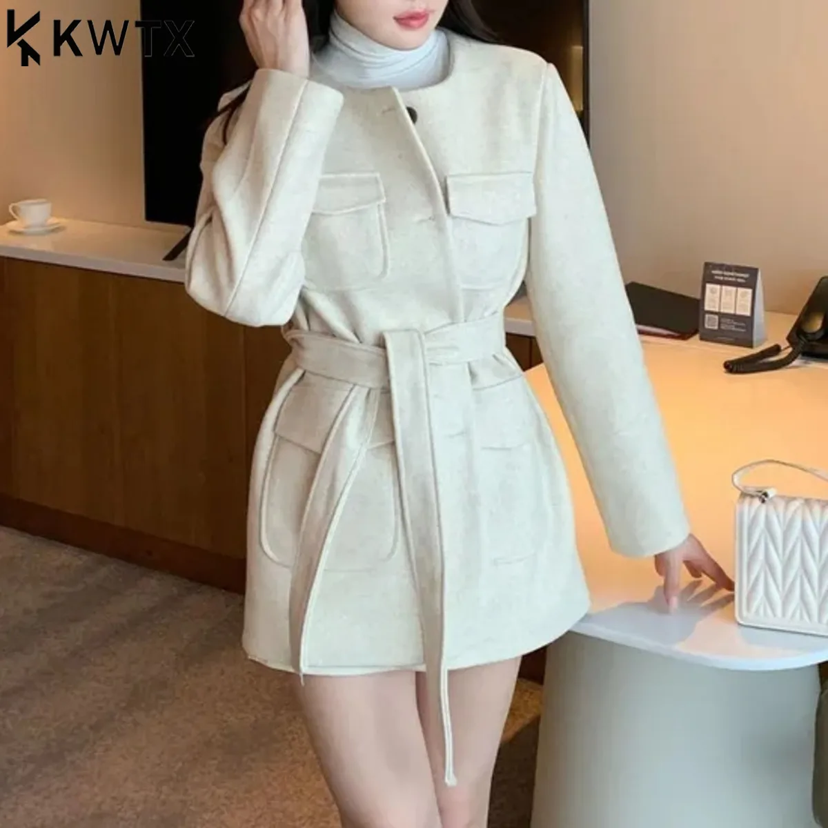 

KWTX женское шерстяное пальто осень-зима 2025 короткое однотонное однобортное пальто с поясом и круглым вырезом с карманами в стиле ретро, элегантное повседневное новое