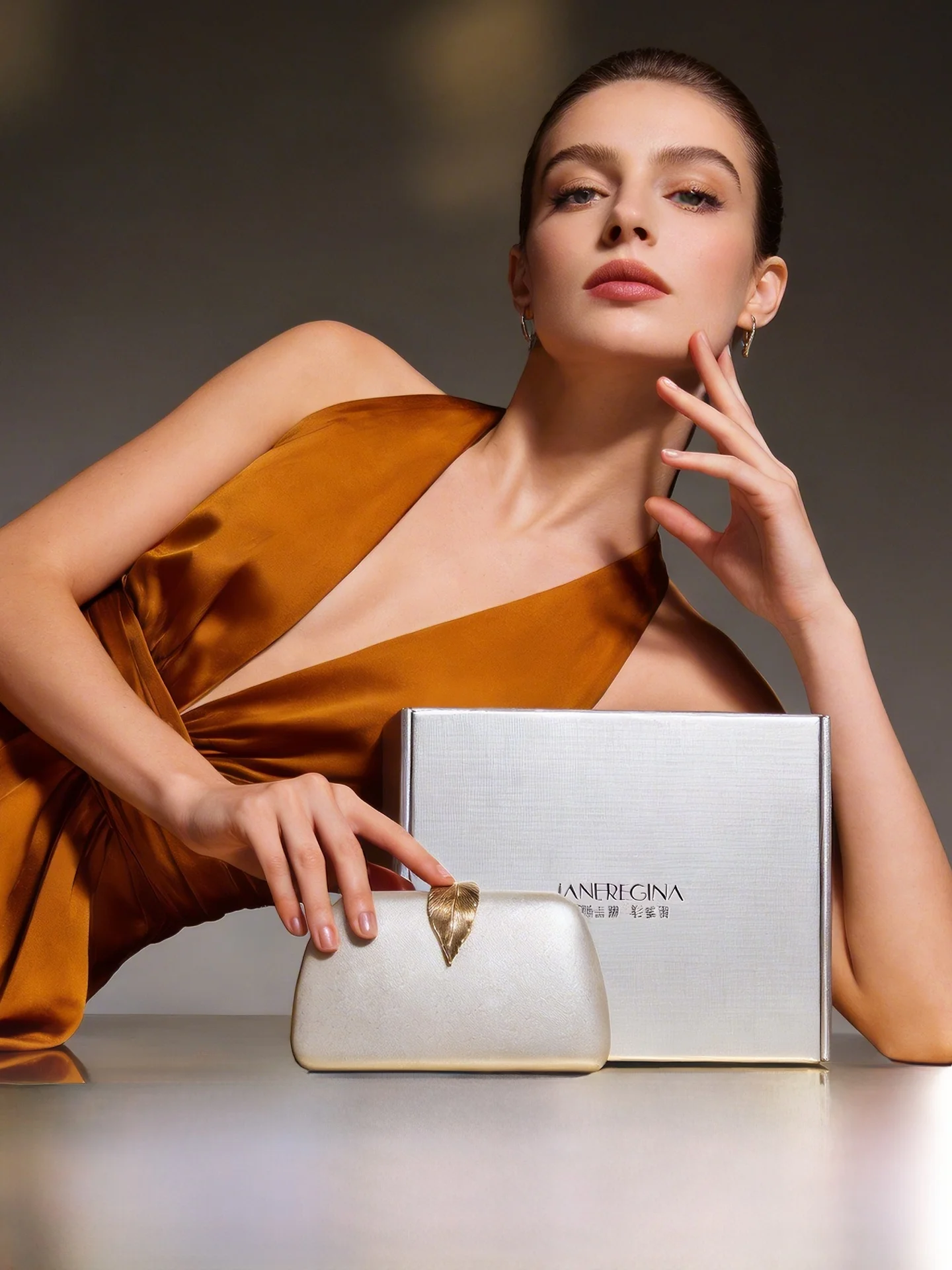 

Elegant Unique Small Evening Bag for Women Matching Handbag High-End Evening Gown Clutch Fashionable Trendy White