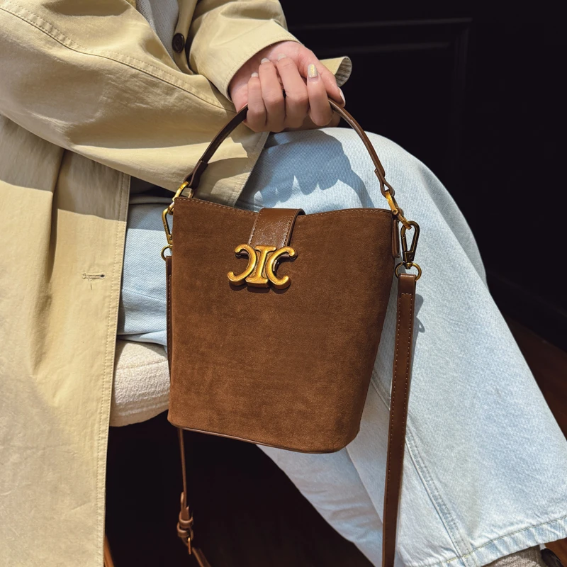 

Elegant High End Women Luxury Leather Shoulder Bag Classic Designer Tote Handbag For Stylish Urban Lifestyle