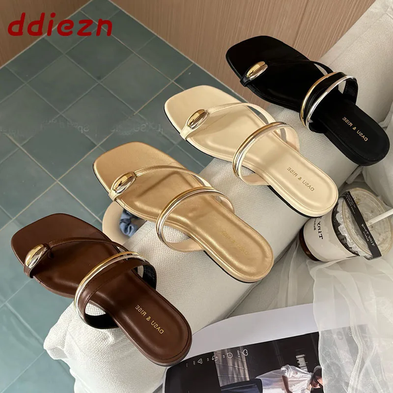 

New In Summer Beach Flip Flops Women Flat Slippers Fashion Metal Designer Female Square Toe Ladies Slides Sandals Slippers Shoes