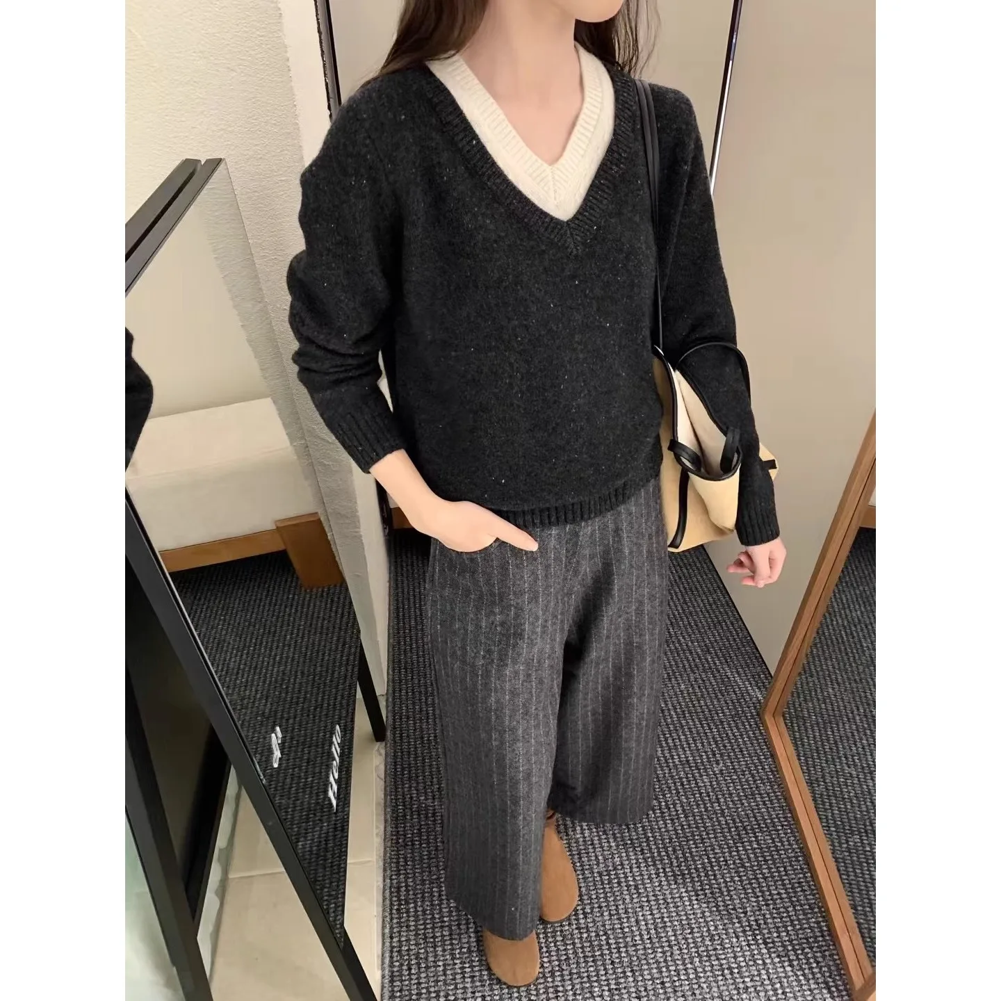 Europe station 2024 autumn winter new fashion color contrast double V-neck 100% wool knit sweater women\'s top