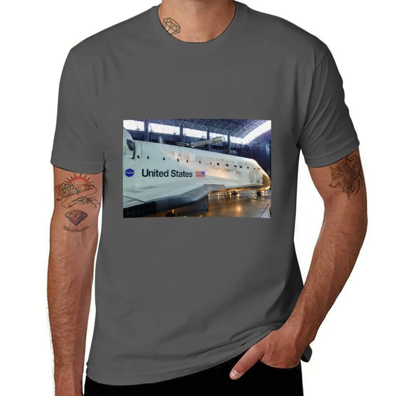 

Space Shuttle Challenger Photo Smithsonian Space Amex Museum T-Shirt man tshirt t shirt man luxury T-Shirt