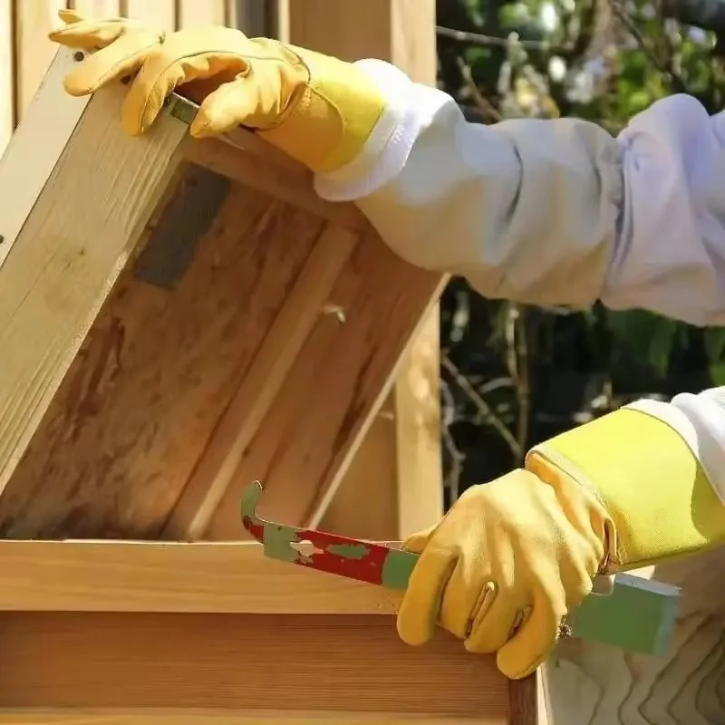 Professional Sheepskin Beekeeping Gloves with Protective Sleeves Ventilated Anti-Sting Long Design for Beekeepers