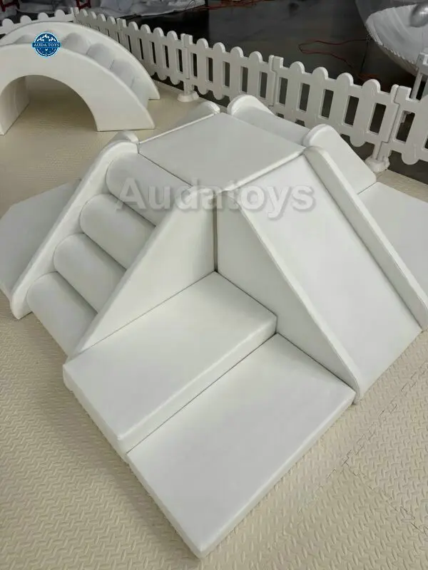 Softplay Equipment Indoor Playground Play Area White Softplay For Shopping Mall Events 13-16ft Indoor/Outdoor Use