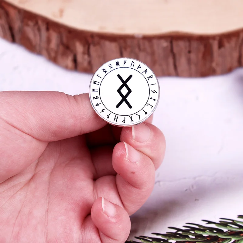 INGUZ True Love Runes Enamel Pin Vikings Symbol Metal Badge Backpack Decorate