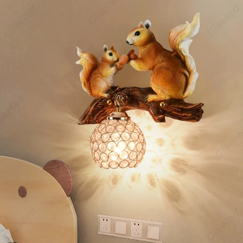 Children's Creative Lamp Resin Squirrel Figure Wall Lamp with Crystal Bedroom Bedside Animal Decoration Aisle Light for Children