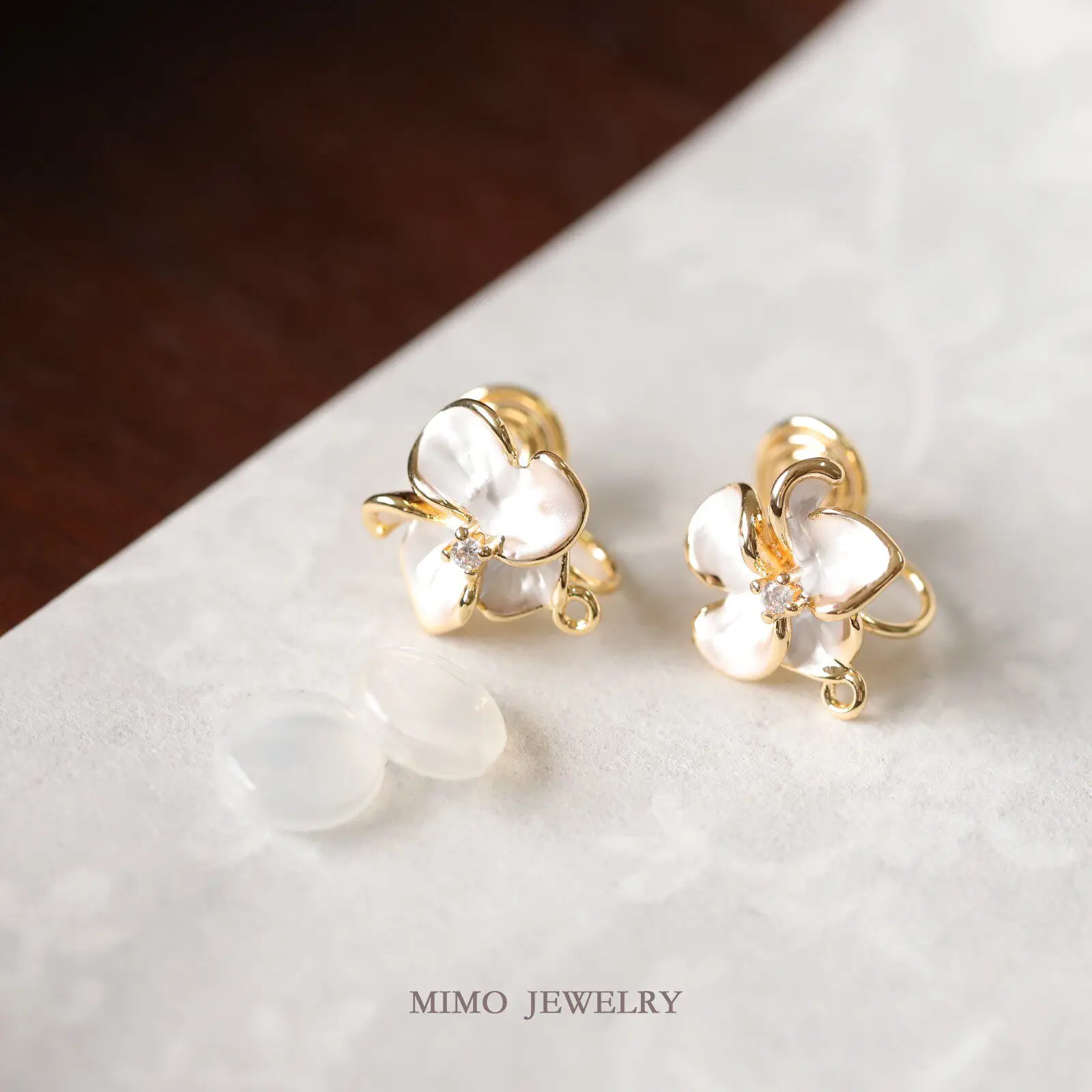 Copper-plated Real Gold, Fresh Wind Symmetrical Little White Flower Stud Earrings, Earclips DIY Handmade Accessories