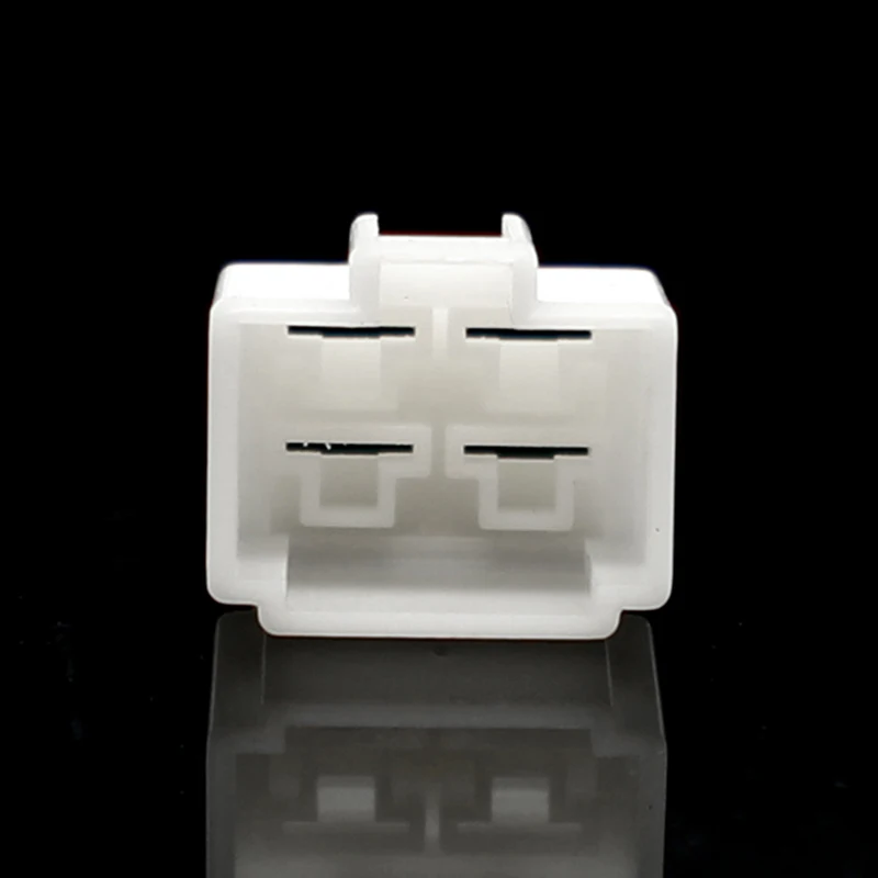 DJ7041-6.3-11 自動車用コネクタ 6.3シリーズ オートバイ ABS樹脂製 4ピン オス