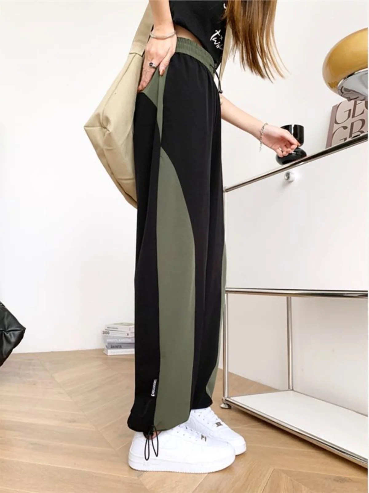 

Брюки спортивные женские летние 2024 из ледяного шелка с высокой талией, широкими штанинами и шнурком, повседневные, в стиле карго, Rouje Tusse