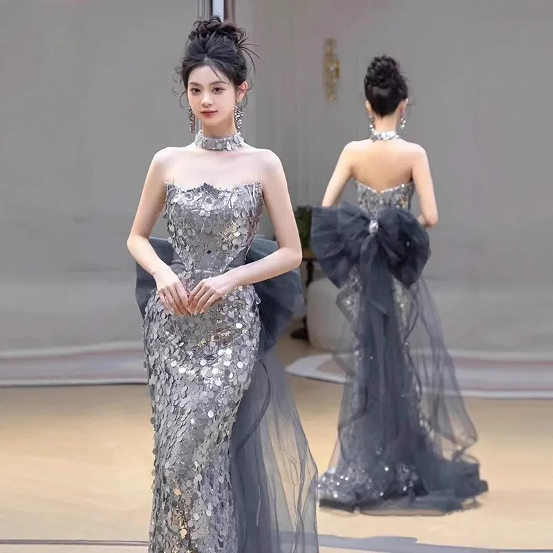 

Shiny silver cinched waist fishtail strapless dress for toasting banquet performance hosts