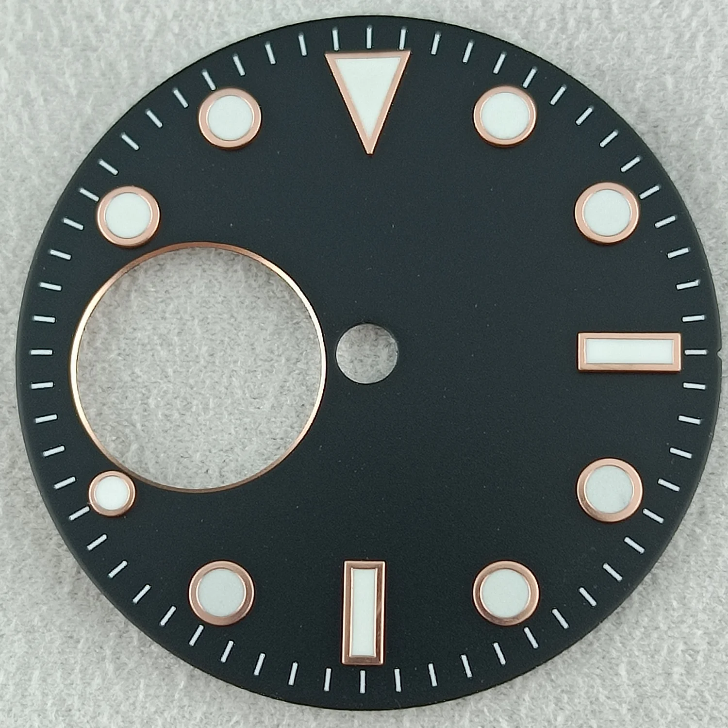 NH38 Dial 28.5mm Watch Face Variety Colors Hollow Surface adatto per movimento NH38 accessori per orologi da uomo No Calendar NH35