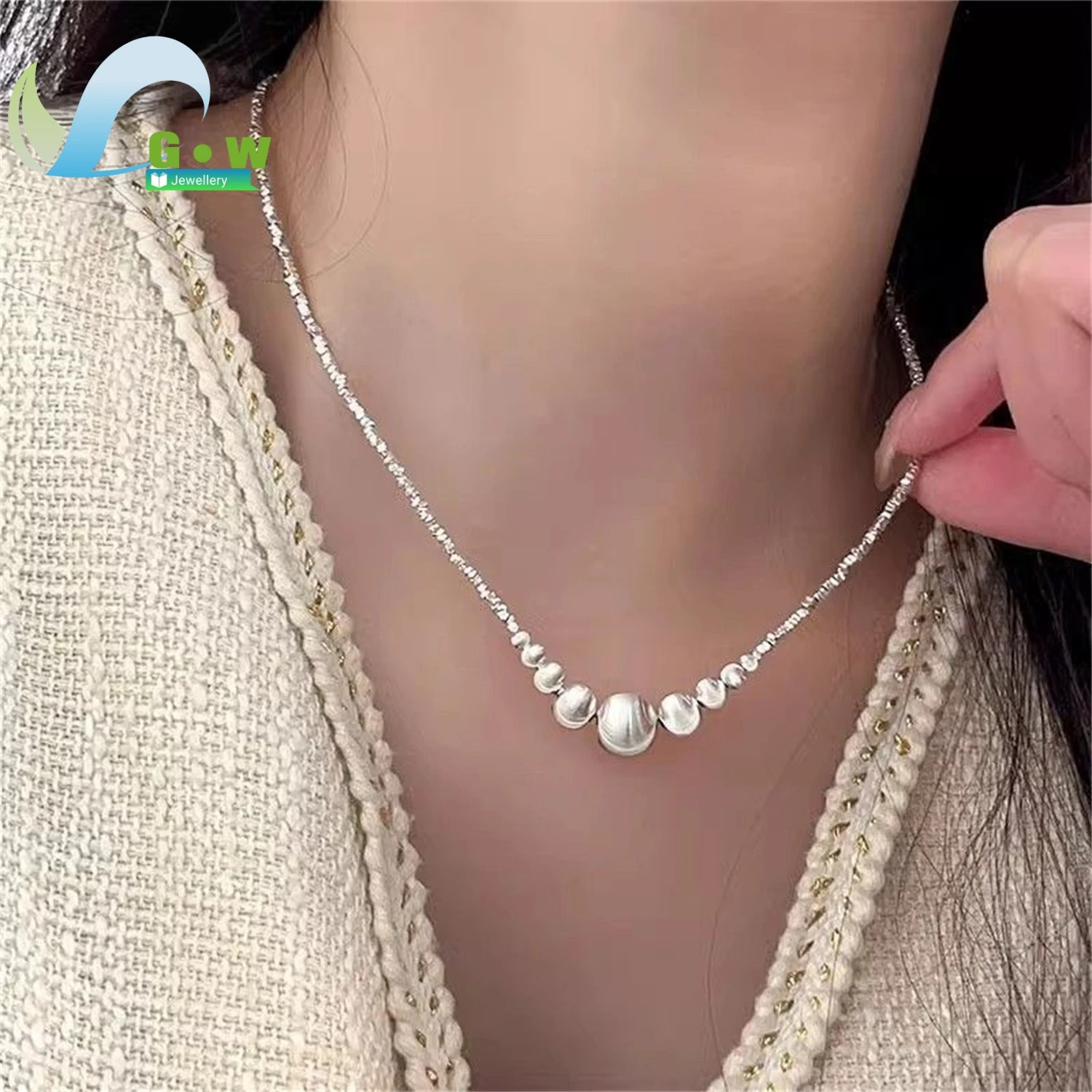 

New 2025 Women Sterling Silver Minimalist Gradient Cat Eye Collarbone Necklace Light Luxury Niche Fashion Jewelry Accessory