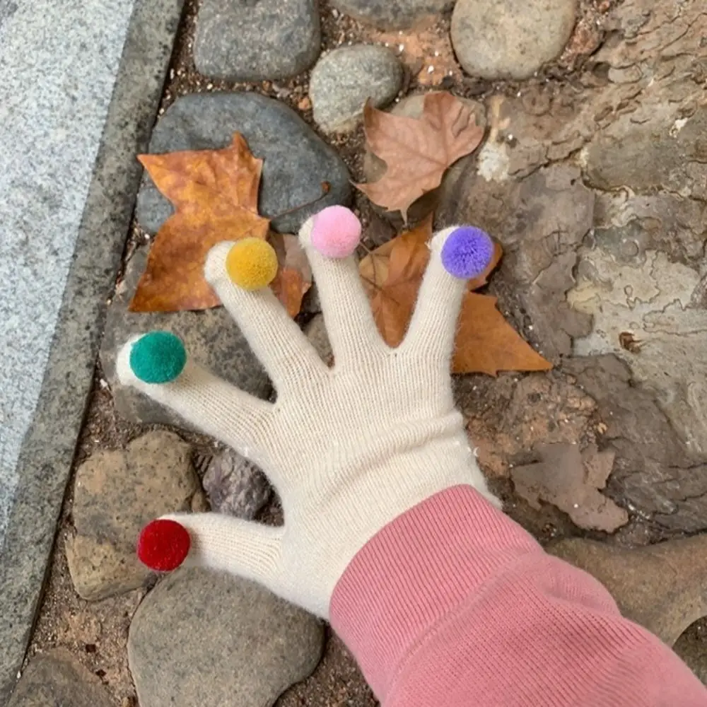 Новые красочные вязаные перчатки, теплые женские перчатки с сенсорным экраном, декор с помпоном, мягкие перчатки с пятью пальцами, принадлежности для велоспорта