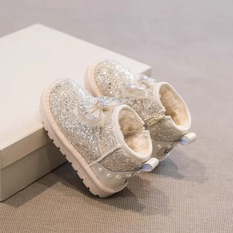 

Child Snow Boots 2025winter New Style Child Shoes Fashionable Casual Flat Bottomed Warm Girls Soft Soled Baby Leather Boots