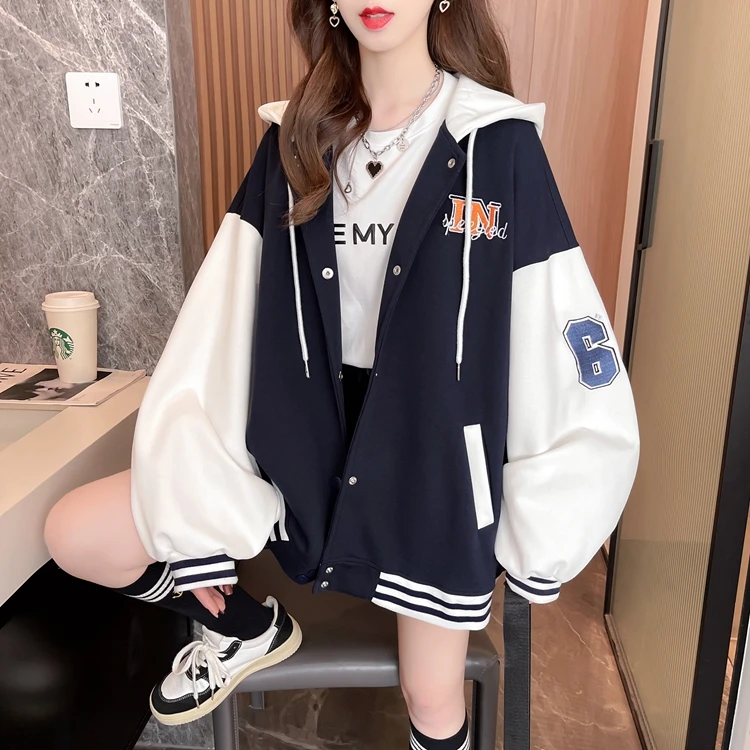 

Женские бейсбольные куртки оверсайз для весны, уличные, с эффектом потертости, декорированные, в байкерском стиле, с подкладкой, эффект двухслойности, потрясающий дизайн