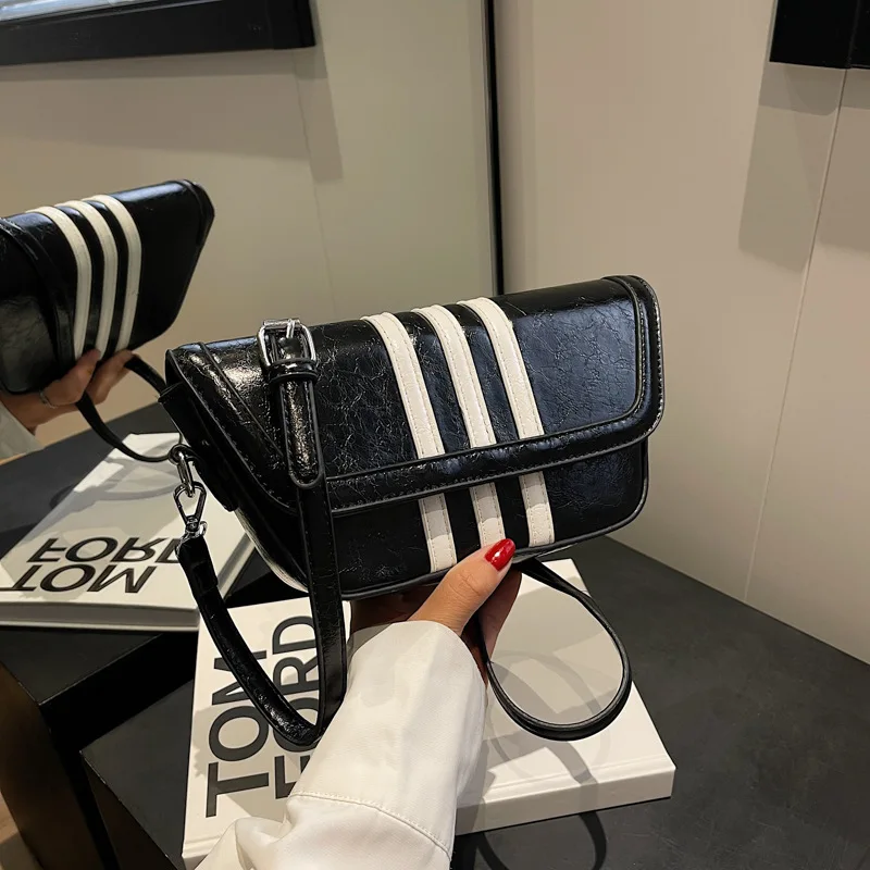 

New Striped Underarm Bag, Fashionable Casual Versatile Shoulder Bag, Fashionista Must-enter Women's Messenger Bag