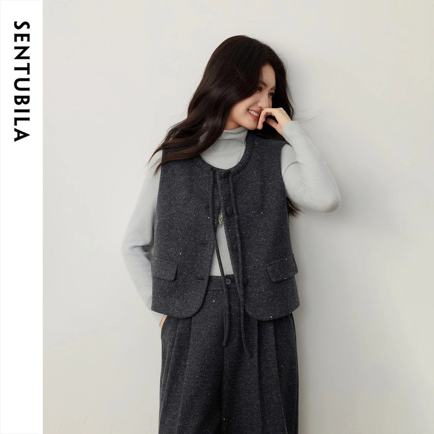 SENTUBILA Women's Warm Vest 2026 Winter New Cropped Length Silver Glitter Sweater Vest Daily Office Commuter Waistcoat 164JF8874