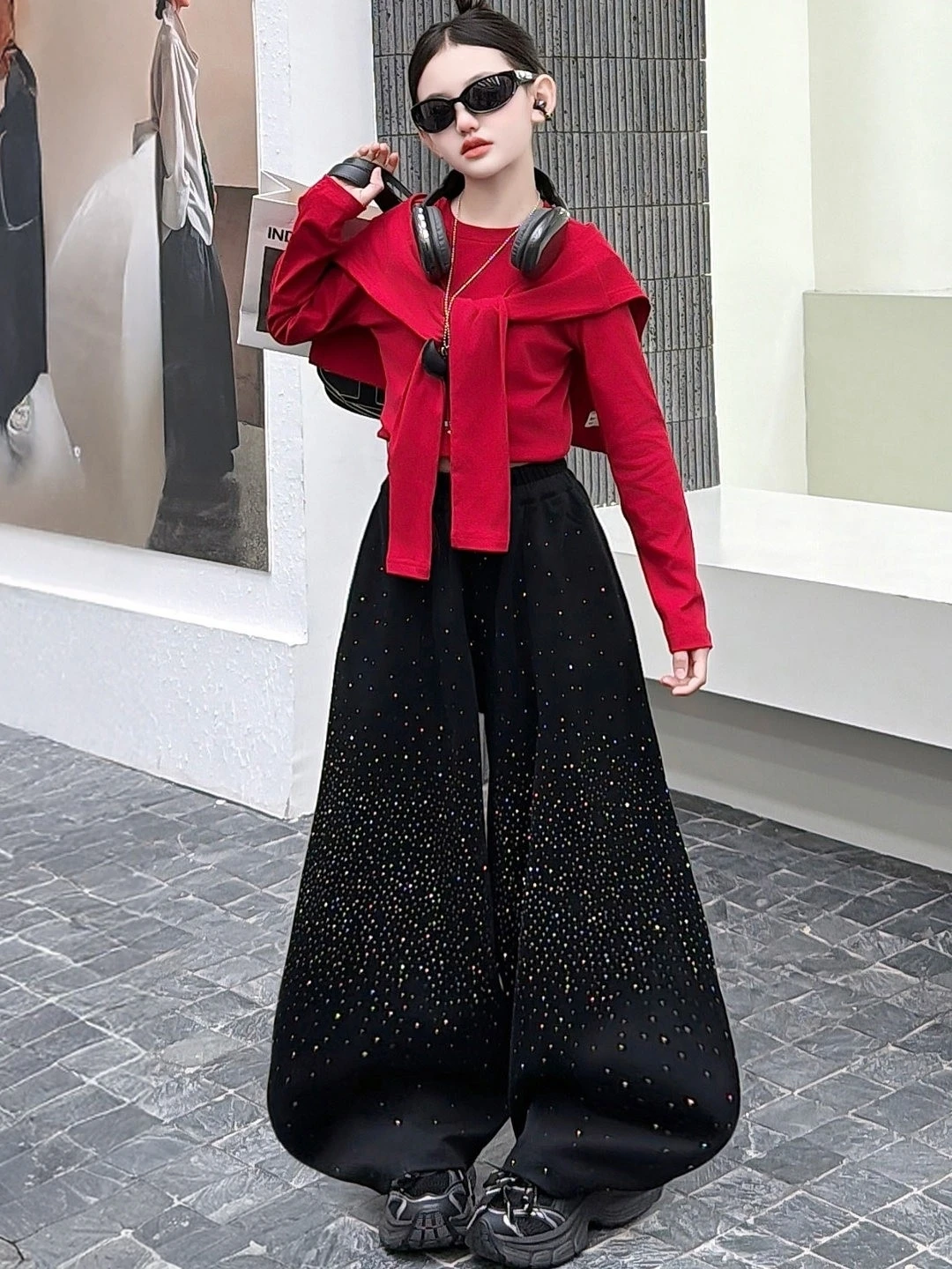 

Весенний повседневный детский комплект одежды 2026: Новинка, корейский стиль, модный комплект из двух предметов для девочек — лонгслив и брюки с широкими штанинами