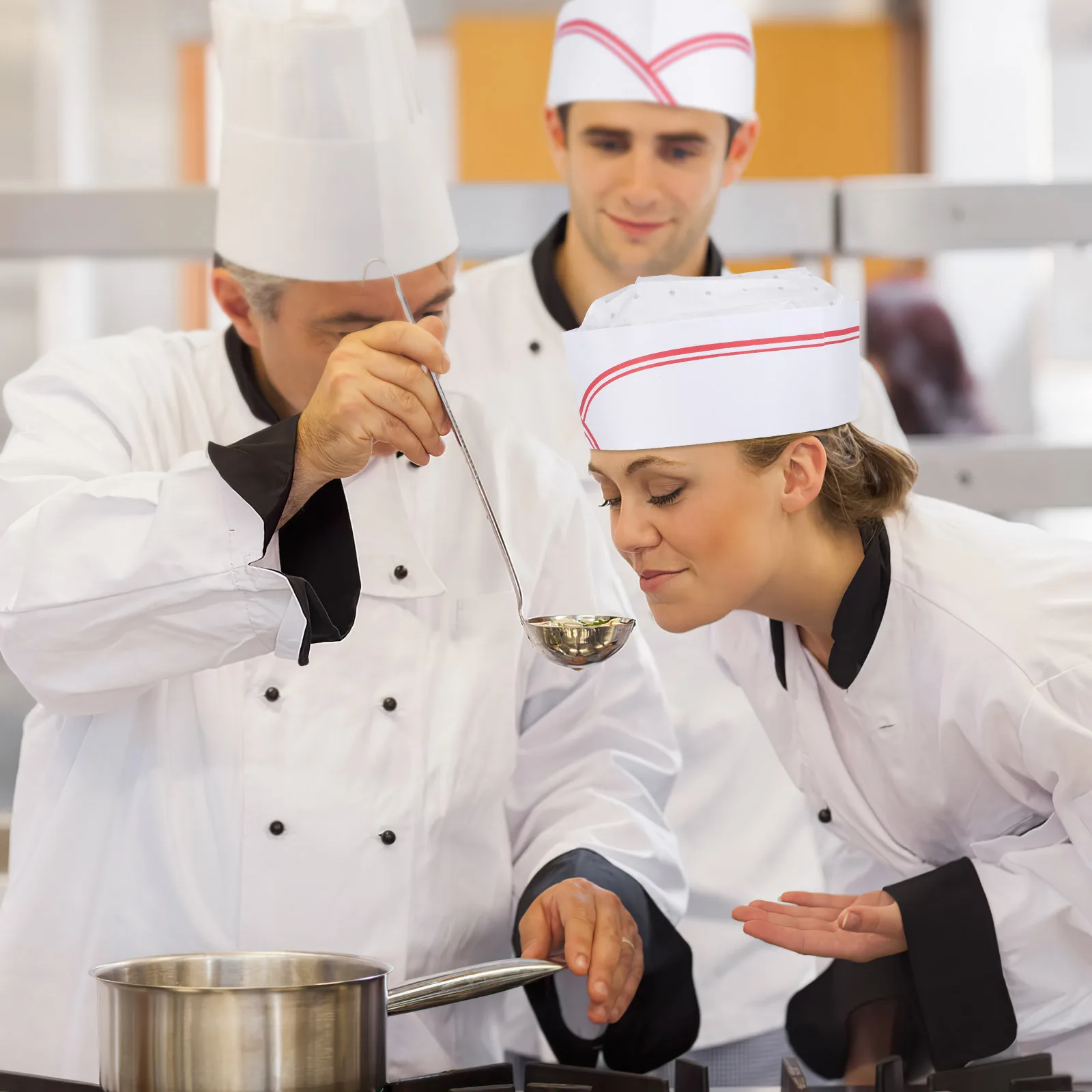 Chapeau de Chef léger et réglable, 20 pièces, trous d'air, bouchons de cuisine en papier jetables, uniforme de cuisine de Restaurant pliable pour hommes