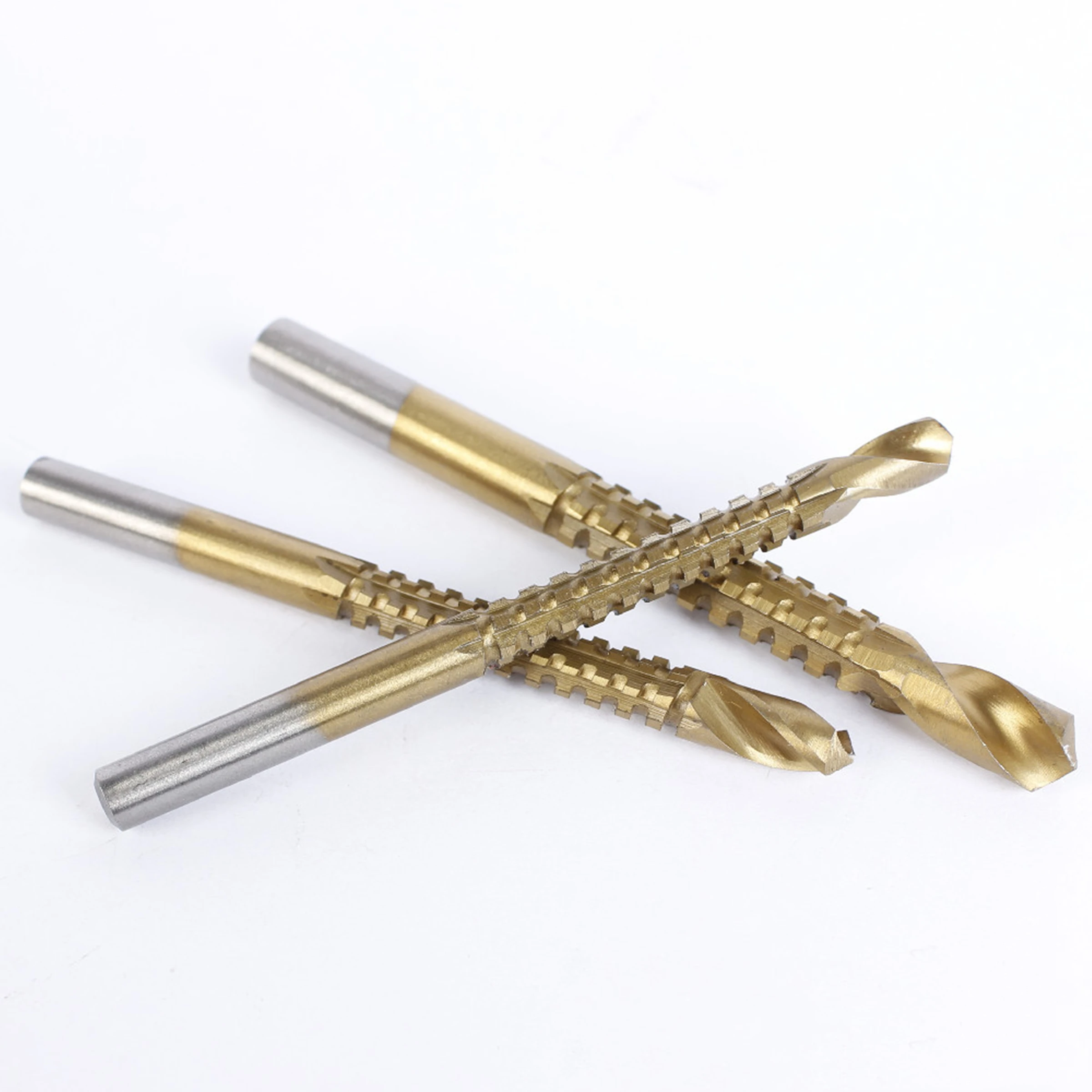 สว่านฟันเลื่อยสําหรับเจาะกระดานไม้และ Slotting ไม่สม่ําเสมอเจาะรูฟันเลื่อย Twist เจาะไม้เจาะรูเจาะ