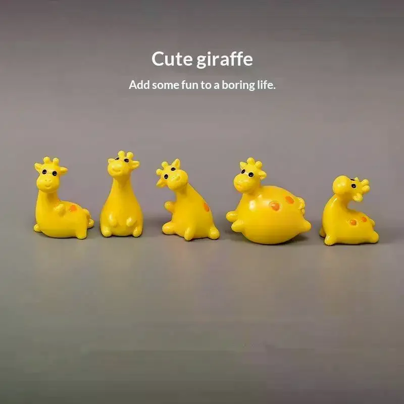 Mini Resin Giraffe Figurines Creative Cartoon Statue for Desktop Car Fairy Garden Home Tabletop Decoration
