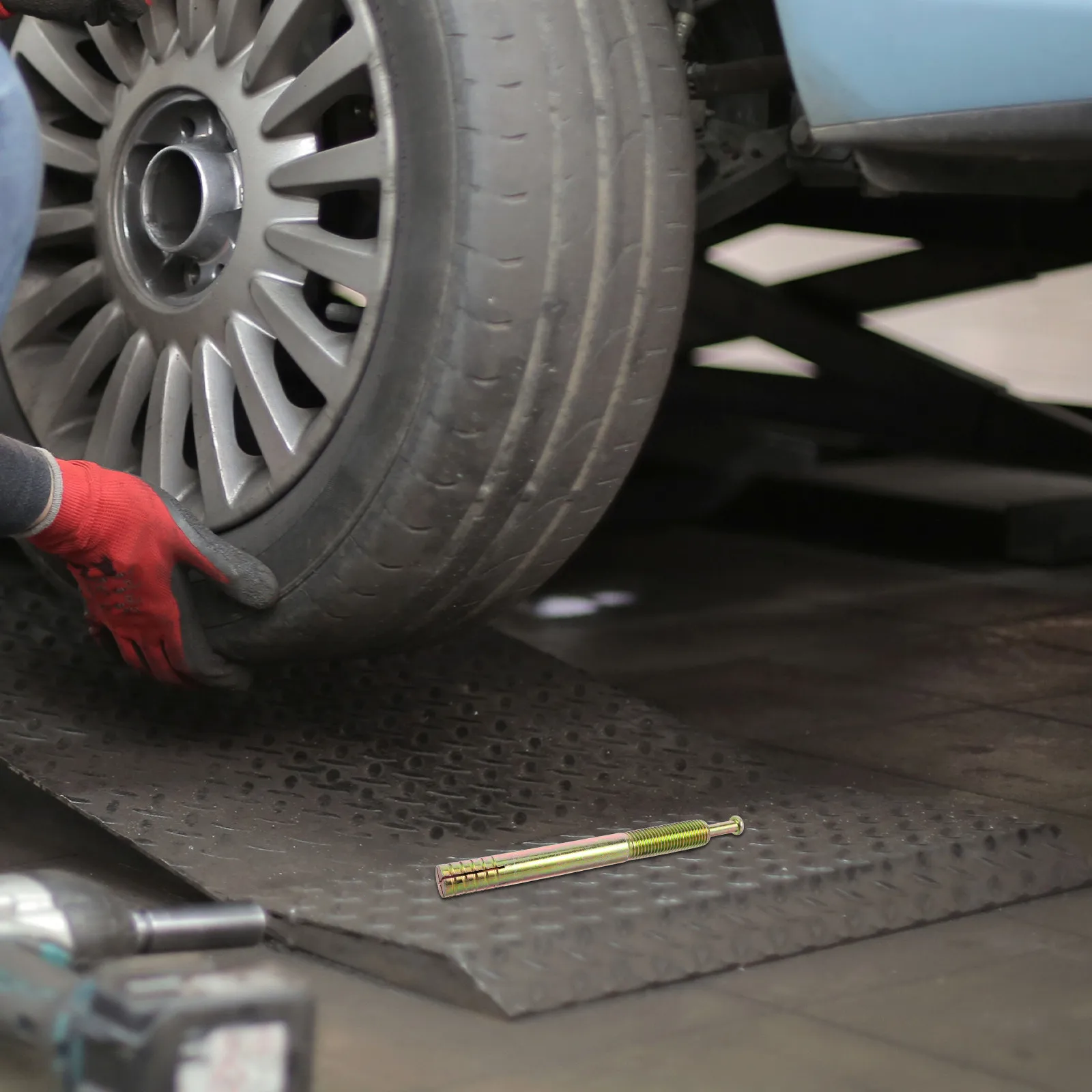 

Heavy Duty Expansion Anchor Bolts for Automotive Lifts Elevator Screw in Concrete Brick Wall Fixing Reliable Stability