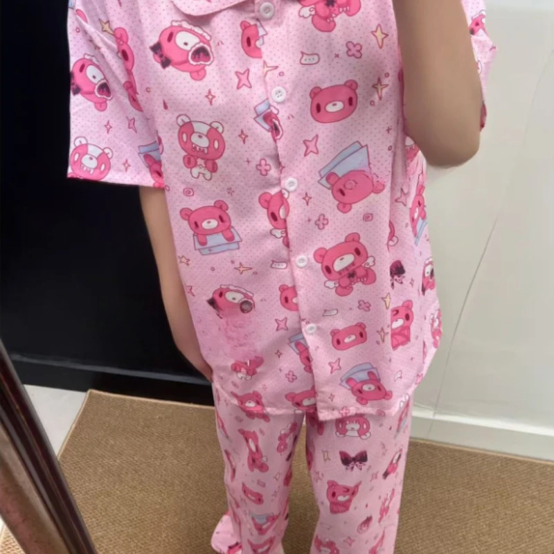 Gloomy Bear Pyjama, kreatives Cartoon-Design, niedlich, modisch, personalisierbar, ein bequemes Pyjamaset, das sich auch als Freizeitkleidung für draußen tragen lässt. – Detail 2