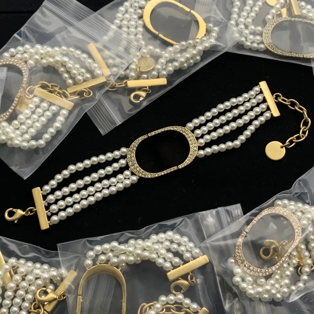 

2025 New Luxury Collection Bracelet Elegant Jewelry Design for Women Highlighting Distinctive Style Perfect Gift